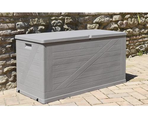 Descriere
Aceasta lada de depozitare eleganta este potrivita perfect pentru depozitarea pernelor, paturilor, uneltelor si a altor obiecte.Stabil si durabil: Plasticul este un material versatil cunoscut pentru greutatea redusa, durabilitate si usurinta de curatare. Materialul consta din plastic durabil, rezistent la intemperii, facand aceasta lada de depozitare perfecta atat pentru utilizare in interior, cat si in exterior.
Spatiu amplu de depozitare: Aceasta lada ofera spatiu amplu pentru depozitarea pernelor, pernutelor decorative, paturilor si a altor articole pe care nu doriti sa le tineti la vedere.
Design care nu se demodeaza: Designul cu textura din lemn ofera acestei lazi de depozitare pentru gradina un aspect mereu modern, care se potriveste bine in orice decor.Bine de stiut:Pentru a va asigura ca mobilierul dvs. de exterior ramane frumos, va recomandam sa il protejati cu o husa impermeabila.
Culoare: Gri deschis
Material: Plastic (cu textura de lemn)
Dimensiuni: 120 x 56 x 63 cm (L x l x i)
Capacitate: 420 L
Cu incuietoare (lacatul nu este inclus)
Recomandat atat pentru utilizare in exterior, cat si in interior
